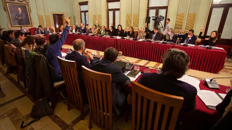 El pleno insta a la Junta a formar a los onubenses con un Plan de Emergencias ante un accidente químico