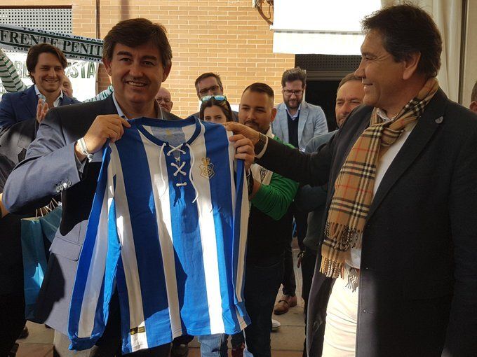 La peña cordobesista Incondicionales denuncia 'una persecución' de un centenar de aficionados radicales del Recre