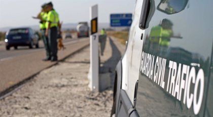 Fallece el conductor de un tráiler natural de Niebla tras salirse de la vía y dar varias vueltas de campana