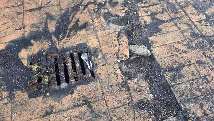 El Defensor insta a Almonte a resolver el desborde de alcantarillas en el paseo marítimo de Matalascañas