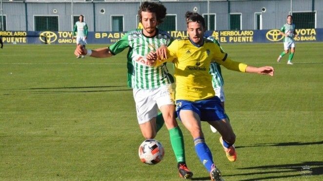 El estreno goleador de Güiza aleja al Recre del Atlético Sanluqueño