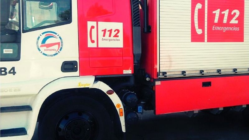 Arde una nave de carpintería en un polígono industrial de Nerva