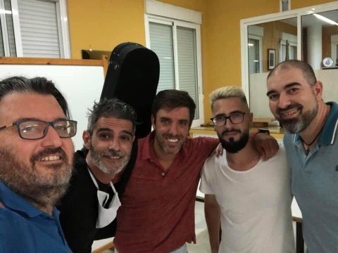 'Los Eméritos', la comparsa que hace corona de sus privilegios