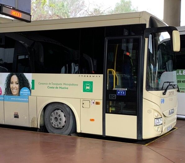 Se amplían los horarios en cinco líneas de autobuses que atienden las nuevas necesidades de movilidad de diez localidades onubenses