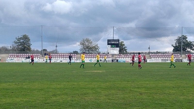 El Cartaya asienta su liderato y el Atlético Onubense ya es tercero