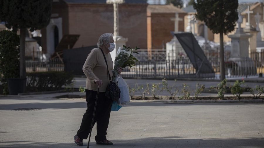 Andalucía permitirá más de cuatro personas en los entierros y velatorios