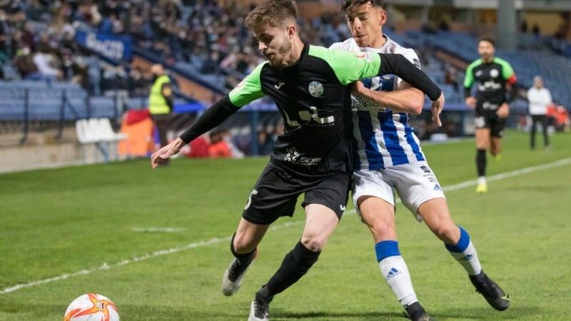 El Decano distancia en tres puntos al Utrera en el liderato