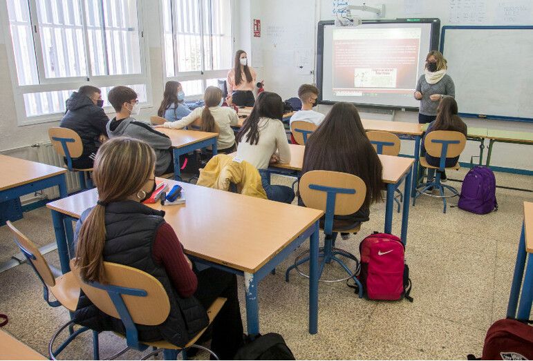 Alumnos del IES Diego de Guzmán y Quesada reciben un taller sobre seguridad en redes sociales