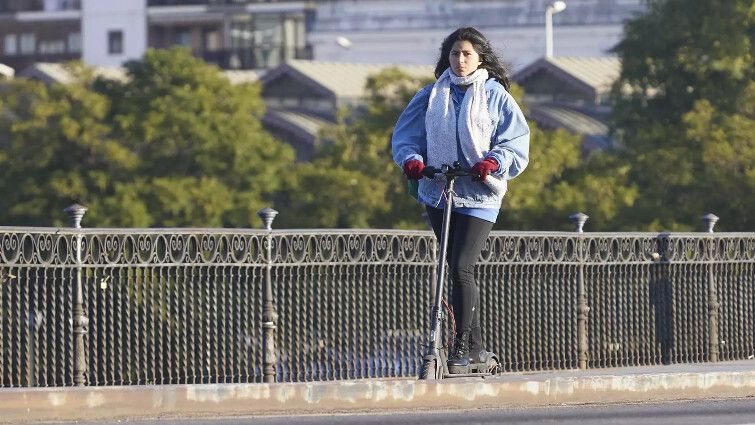 Los patinetes comercializados a partir del sábado tendrán que tener un certificado para circular