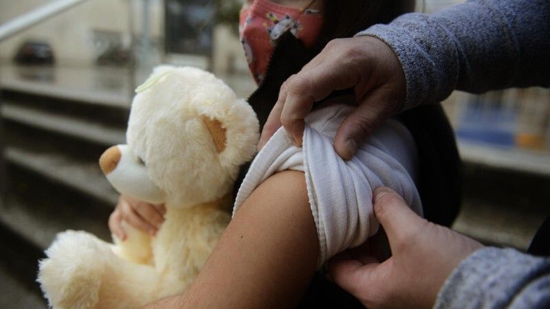 Más de 13.500 onubenses de entre cinco y 11 años de edad ya ha recibido la primera dosis