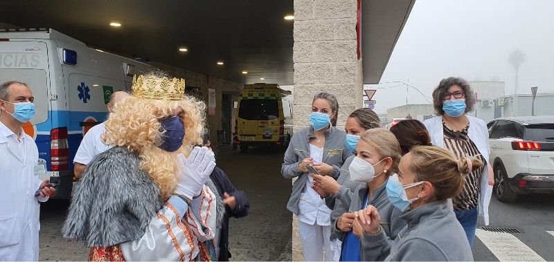 CSIF dona juguetes educativos al área de Pediatría del Hospital Juan Ramón Jiménez