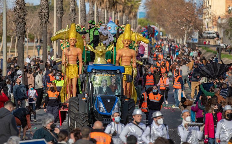 La Cabalgata de Reyes devuelve la ilusión a Huelva en el año de su centenario