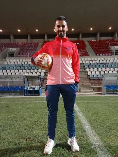 Un misil definitivo de Lolo evita que el Gerena gane en Cartaya (1-1)