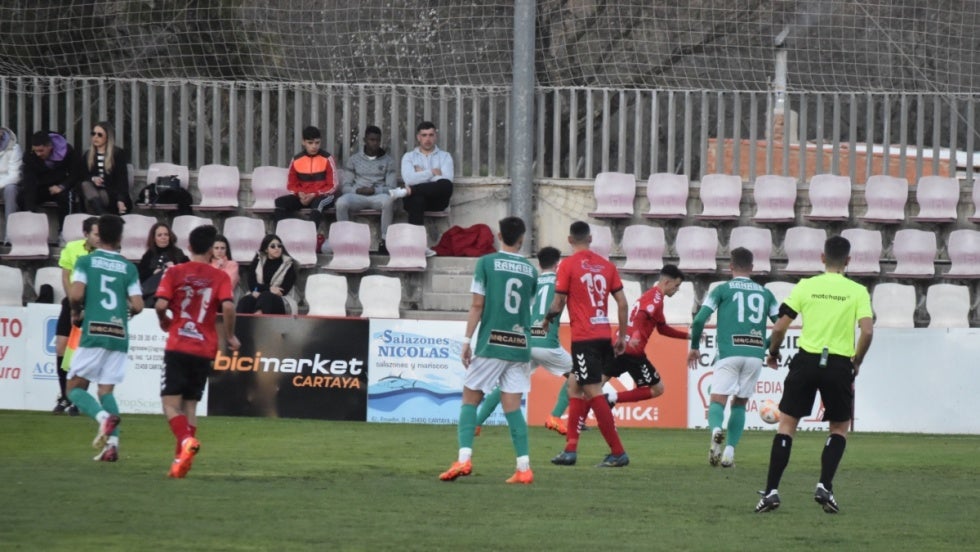 El Cartaya pasa por encima del Rota de Güiza (2-0)