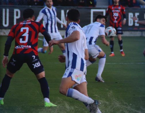 Rubén Serrano rescata a un Decano sin fuerzas (0-1)