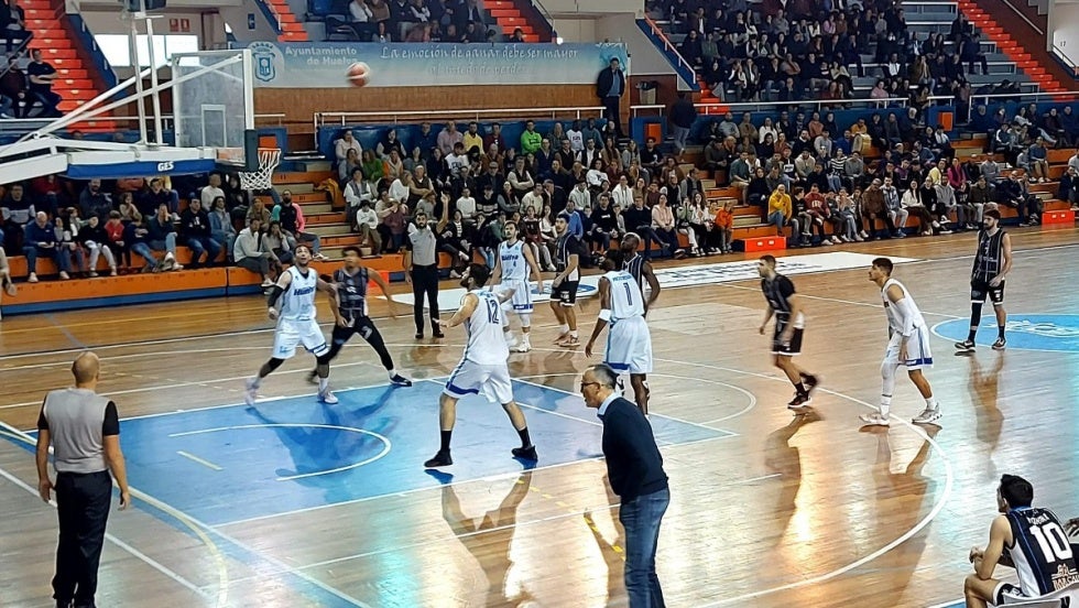 El Ciudad de Huelva se lleva con autoridad el pulso ante el Huelva Comercio (59-80)