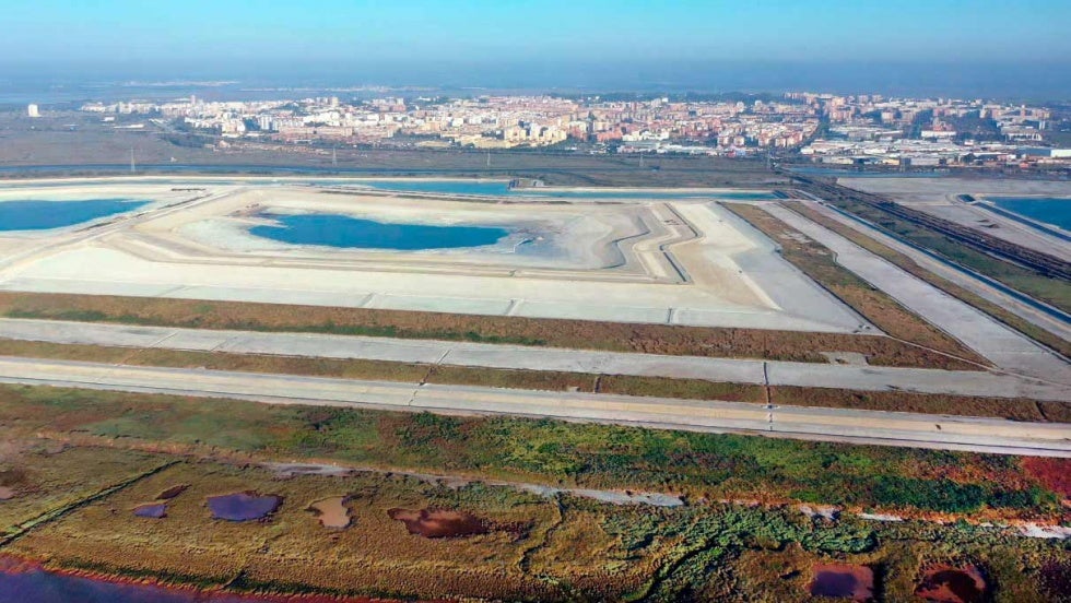Mesa de la Ría exige que sean los expertos de la UHU quienes decidan sobre los fosfoyesos
