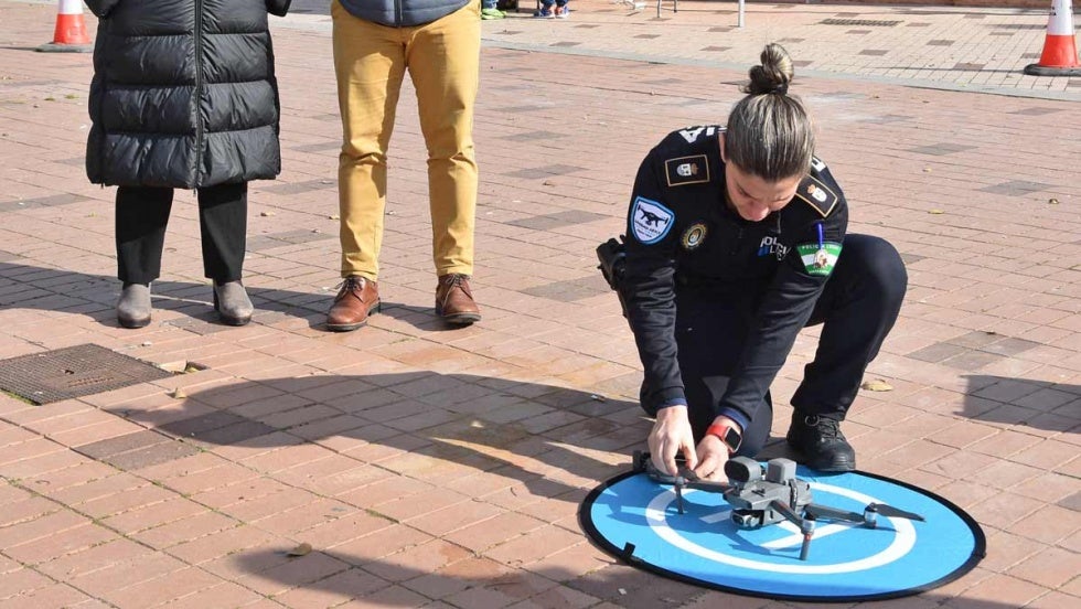 Punta Umbría destina siete policías locales a su unidad 'Aeris' de vigilancia con drones