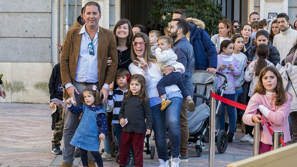 Sus Majestades reciben en Huelva los deseos de los más pequeños