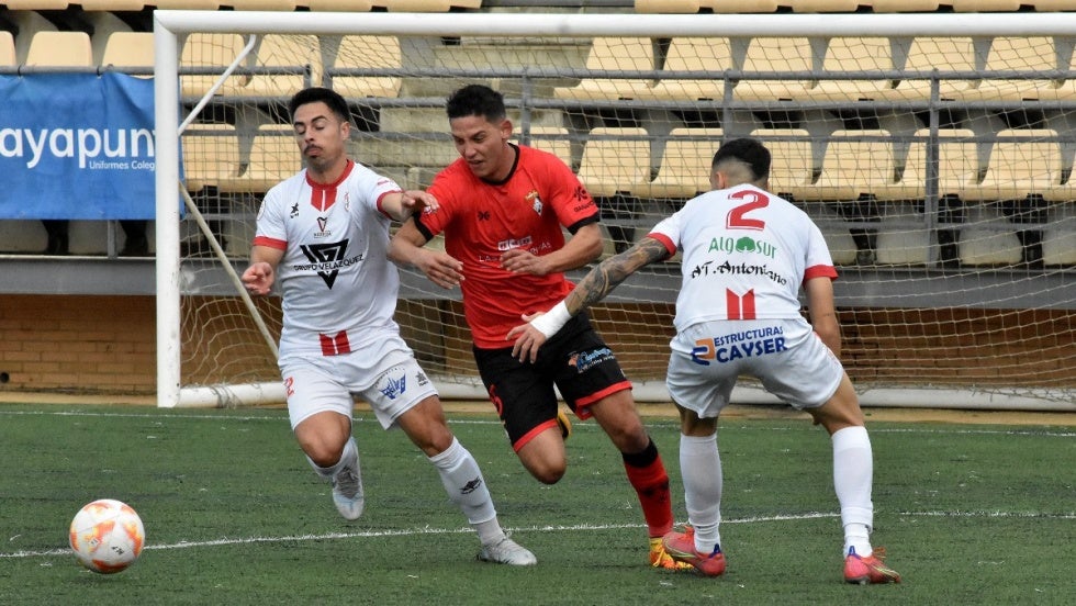 El Ayamonte vuelve al descenso y el Bollullos se aleja del 'play-off'
