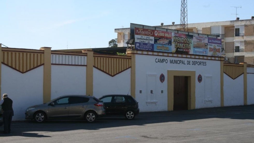 Arrancan las obras para arreglar los desperfectos que causó la DANA en el antiguo Campo Municipal de Fútbol de Lepe