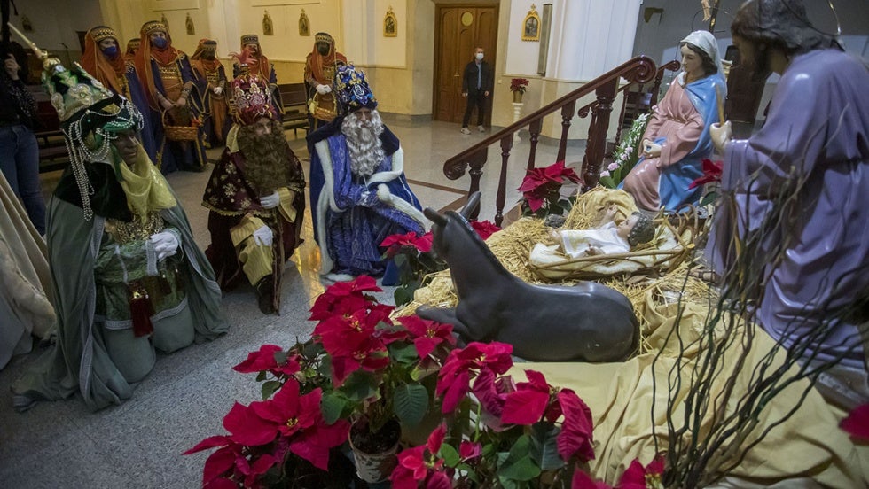 Los Reyes llevan su magia a quienes no podrán acompañarlos durante la tarde
