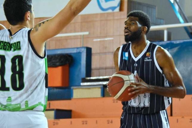 El Ciudad de Huelva presume de defensa y del buen nivel de Victor Nickerson