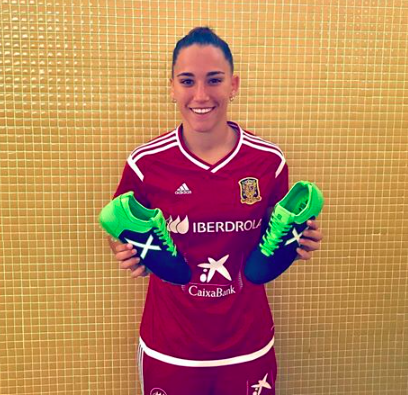 Sara Serrat: “Tengo más facilidad de palabra que golpeo de balón”