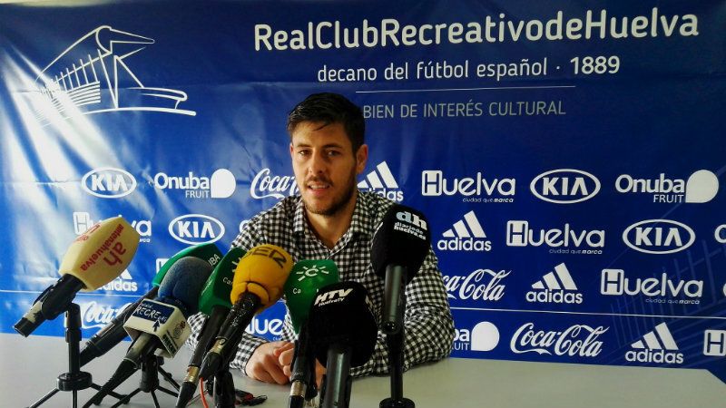 Carlos Martínez: 'Tenemos que ir partido a partido, siendo humildes y sin menospreciar a nadie'