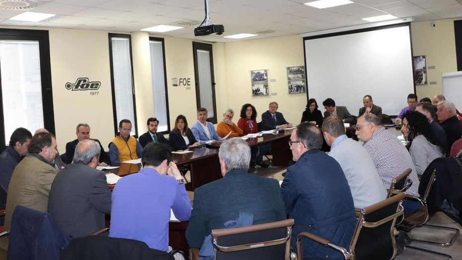 Agentes sociales recaban el respaldo de colegios profesionales a la marcha por las infraestructuras