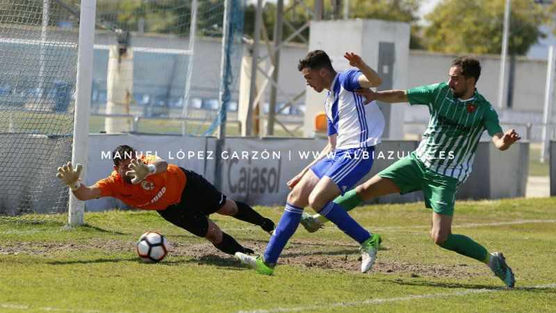 El Isla cae tras ocho partidos y Antonio Delgado sostiene al Atlético Onubense