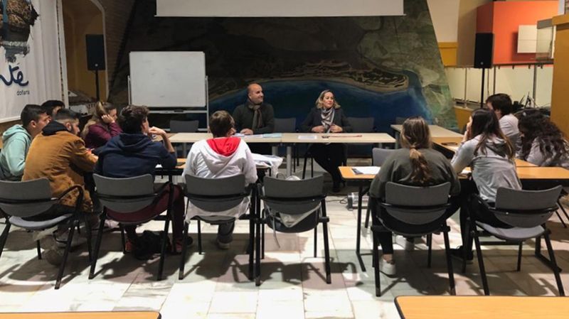 El Ayuntamiento de Almonte consensúa con los jóvenes nuevos talleres y actividades