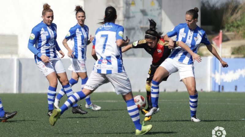 El Rayo baja de la nube al Sporting Huelva (0-1)