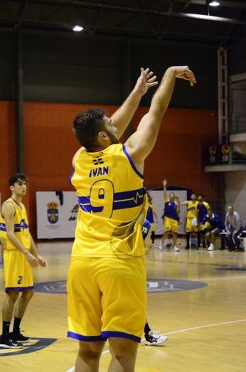 El Aljaraque sigue al alza y se impone 82-70 a Peñarroya