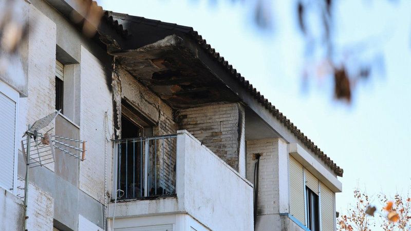 Continúa en la UCI la madre y abuela de los tres fallecidos en el incendio de La Hispanidad