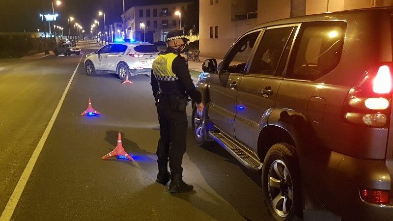 Disuelven una concentración masiva de personas en la Playa del Caño de la Culata
