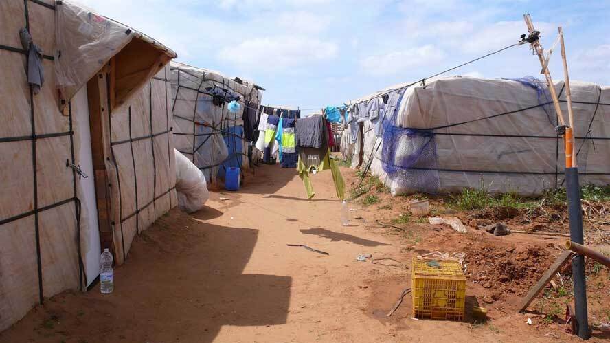 Lamentan que el albergue para temporeras de Lepe se proyecte a más de 2 kilómetros del casco urbano