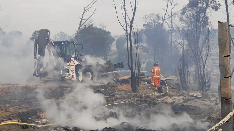 Gran incendio en un asentamiento de Palos