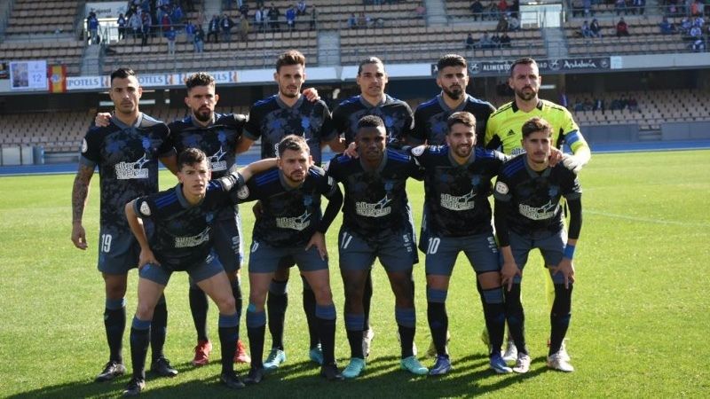 El Recre ve recortada mínimamente su renta por un Utrera que no gana y al que se acerca el Lucena