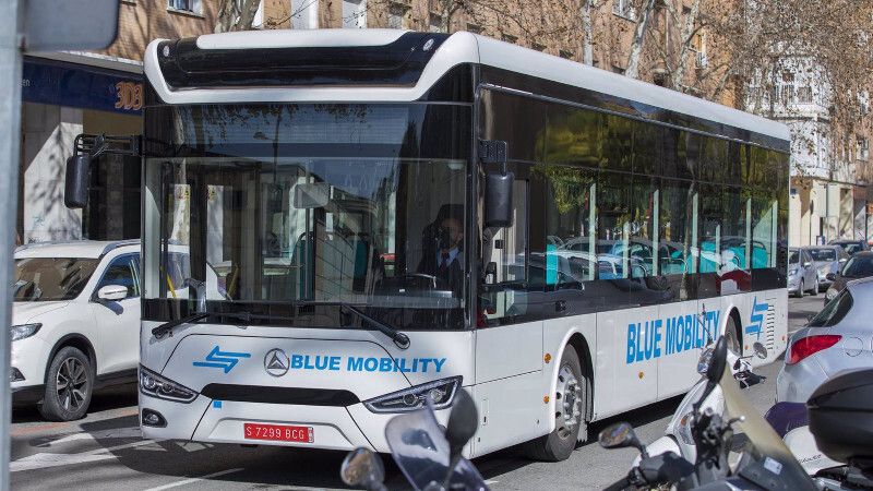 Emtusa prueba en la capital un modelo de autobús eléctrico 'cero emisiones'