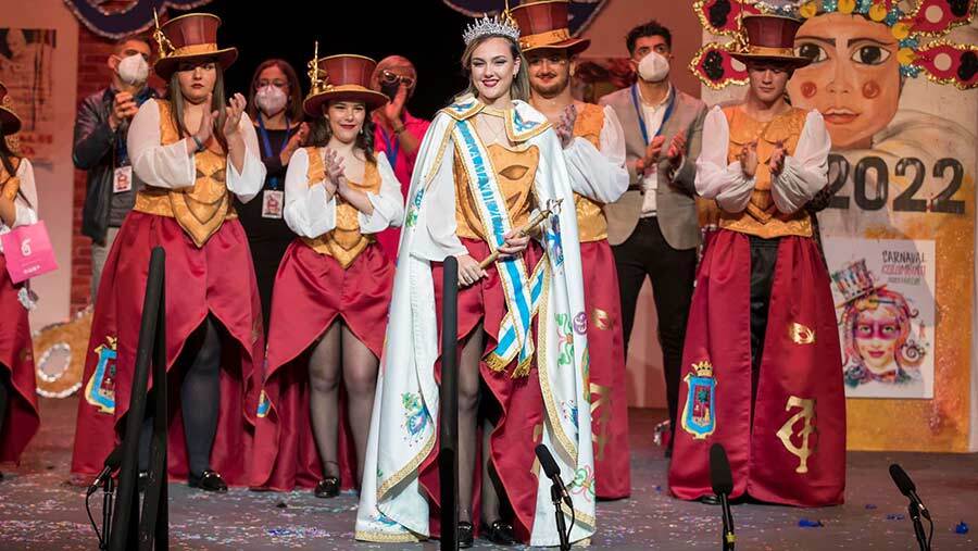 Ana Sevilla y Marina Garrido, choqueras mayor e infantil del Carnaval Colombino