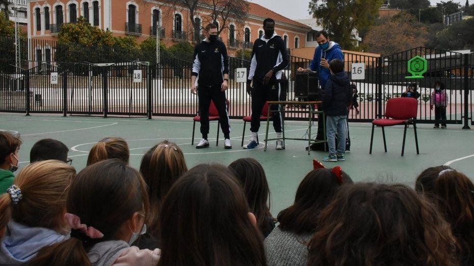 El Ciudad de Huelva regala ilusión a los más pequeños del SAFA Funcadia
