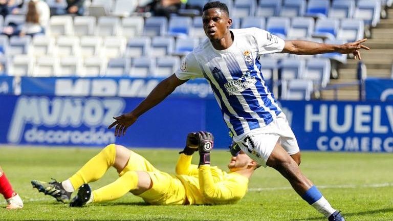 Octava victoria consecutiva para mantener distancias