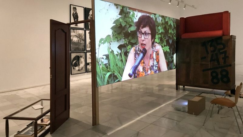 El moguereño Isaías Griñolo expone una obra sobre desahucios en el Reina Sofía