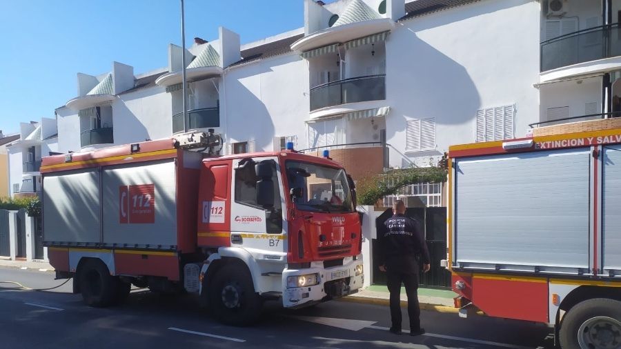Bomberos sofocan el incendio de una vivienda en Nuevo Portil