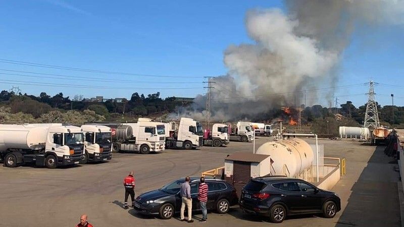 Desalojan un centro de formación de La Rábida por la cercanía de un incendio