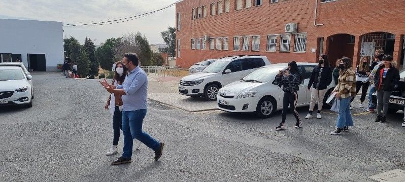 Alumnos del IES Pintor Pedro Gómez ruedan en la antigua cárcel de Huelva