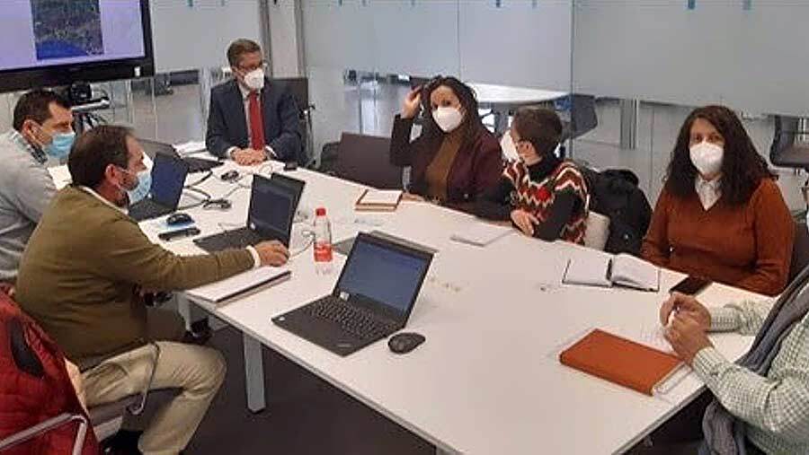 Ayuntamientos serranos se reúnen con Endesa para exigirle una solución a los cortes de luz