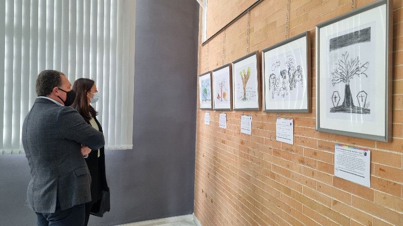 Llega a Bellavista una muestra formada por dibujos de hijos de víctimas de violencia de género