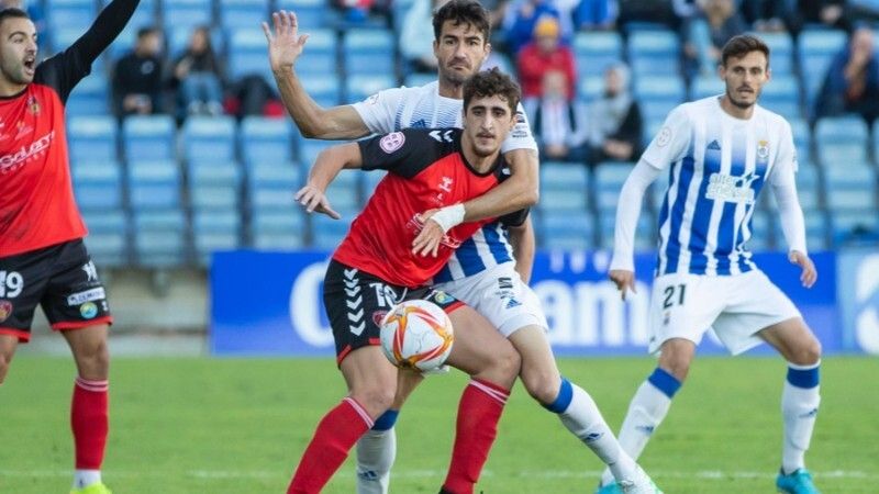 Pablo Gallardo se perderá los próximos partidos del Recre